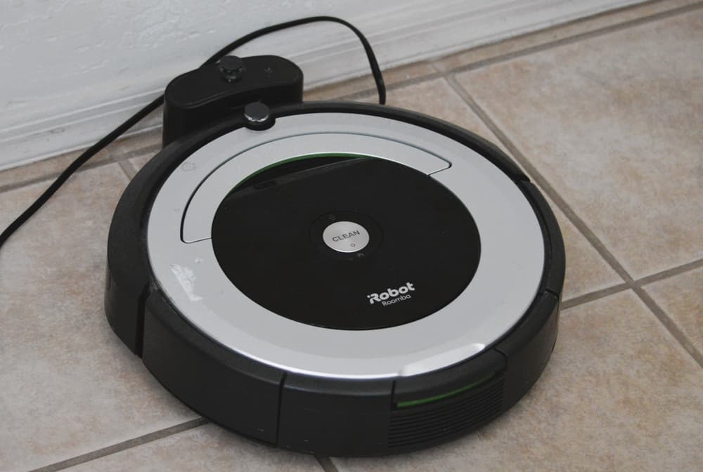 Isn't iRobot Roomba Battery Charging? (Causes & Fixes)